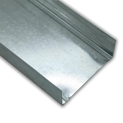 Guter Preis Langlebige Metall-Stud-Trennwand Galvanisiert oder lackiert Leichtstahl Keel Anpassbarer Länge Online