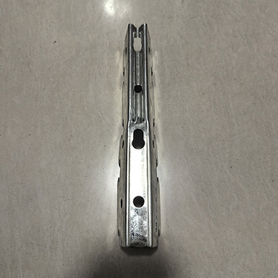 Guter Preis 0.6-2.0 mm Dicke Leichtgewicht Vorbohrte Metallstange und Metallspur Schneller Installationsdesign Langlebig Online