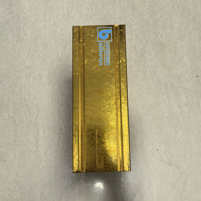 Guter Preis Umweltschonend galvanisiertes Metall Furring Dicke 0,3 mm-1,2 mm Leichtstahl Keel Online