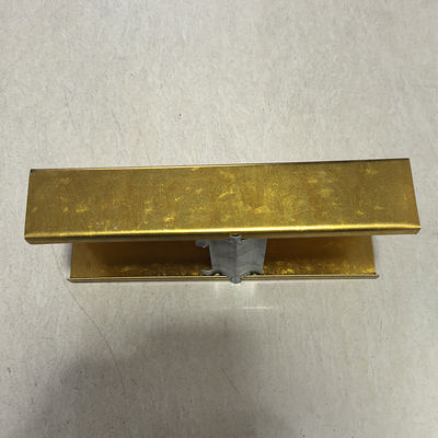 İyi bir fiyat. Güçlü Yük Kapasitesi Galvanize Metal Furring Çevre dostu ve kalıcı inşaat için 0.3mm-1.2mm kalınlığı çevrimiçi