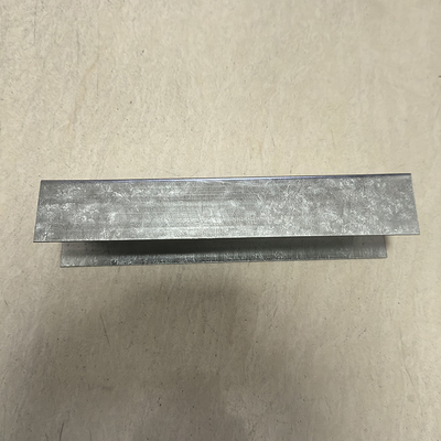 Guter Preis Klasse A Feuerbeständigkeit beschichtet galvanisiertes Metall Furring mit starker Belastungskapazität Online
