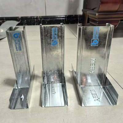 calidad Pista de metal de alta resistencia para el marco 3/4/6M longitud de los tornillos o la instalación de soldadura fábrica