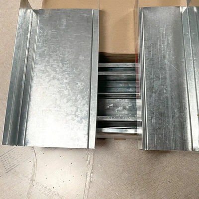 Guter Preis 0.6-1.2mm Trockenwand Trennwände / Metall Trennwände 50mm-150mm Breite Online