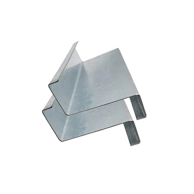 Bon prix Piste en acier galvanisé de forme hétéromorphe pour la construction et le traitement de surface durable en ligne